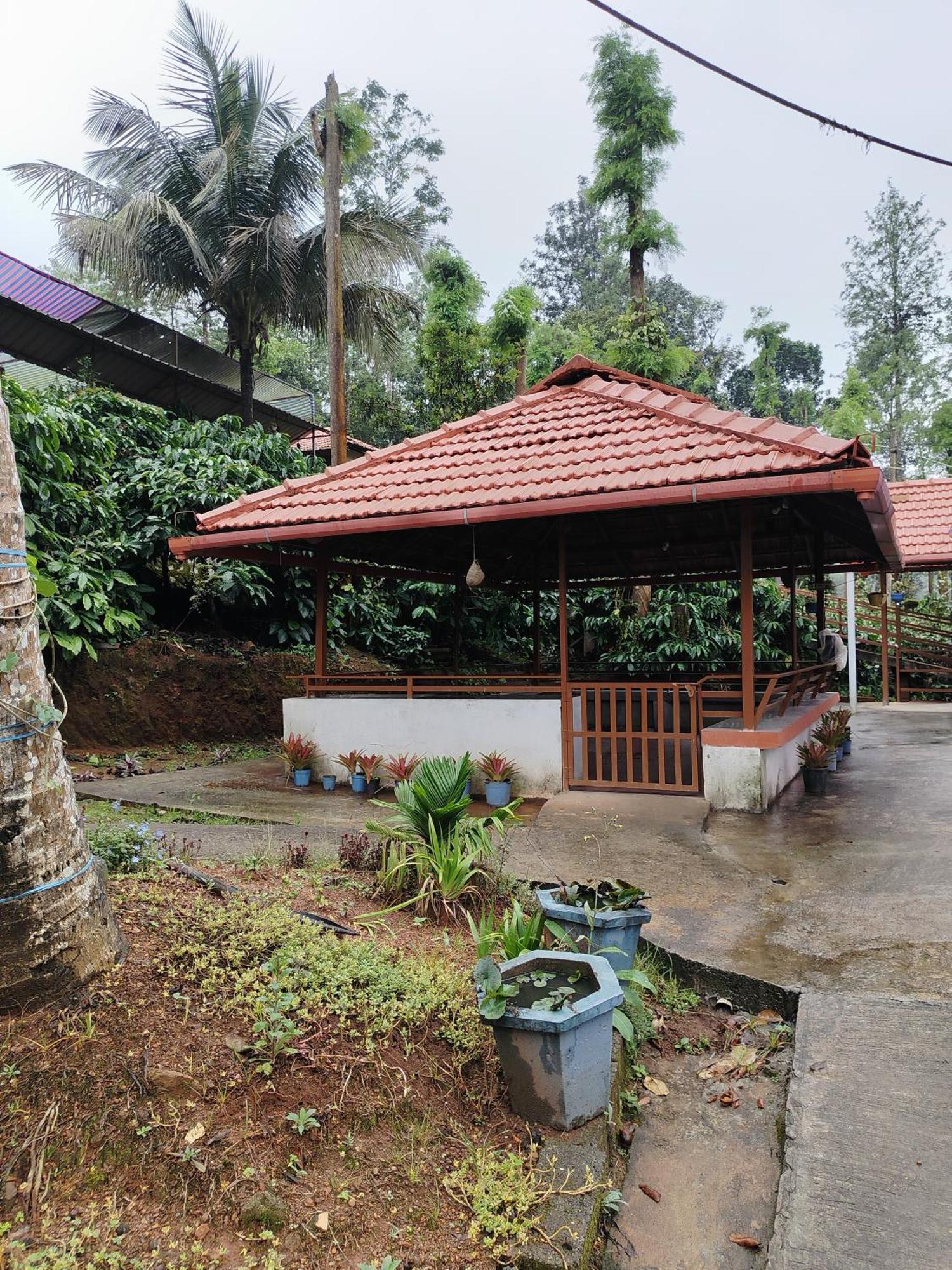 Shivalaya Homestay, Madikeri Siddapura  Экстерьер фото
